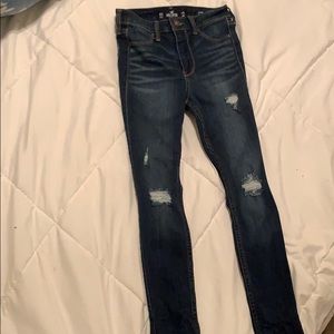 Hollister ripped jeans (dark wash)